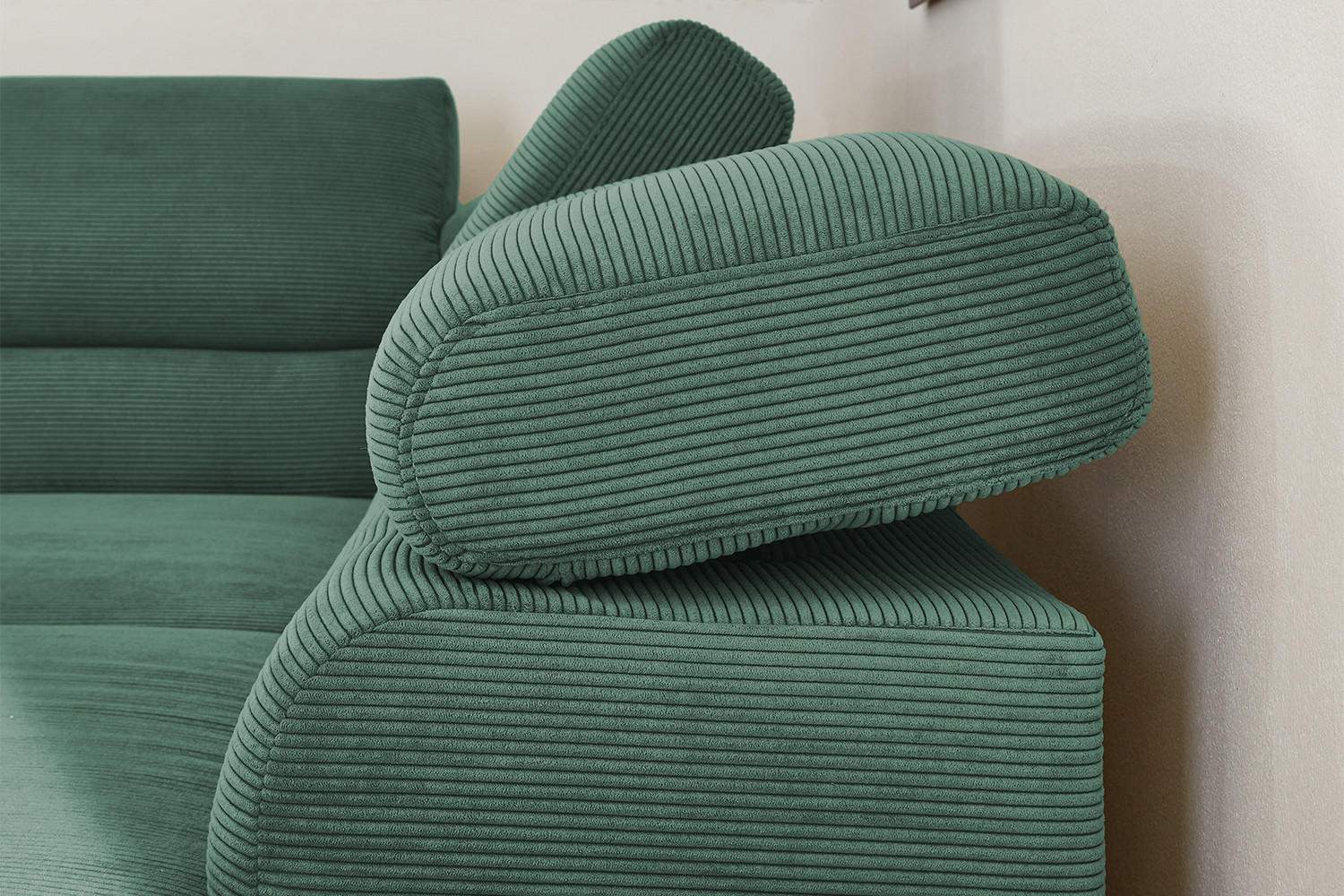 ECKSOFA MIT MOTORISCHEM SITZVORZUG DELIA Smaragdgrün Cord - Smaragdgrün/Schwarz, Textil/Metall (276/219cm) - KAWOLA