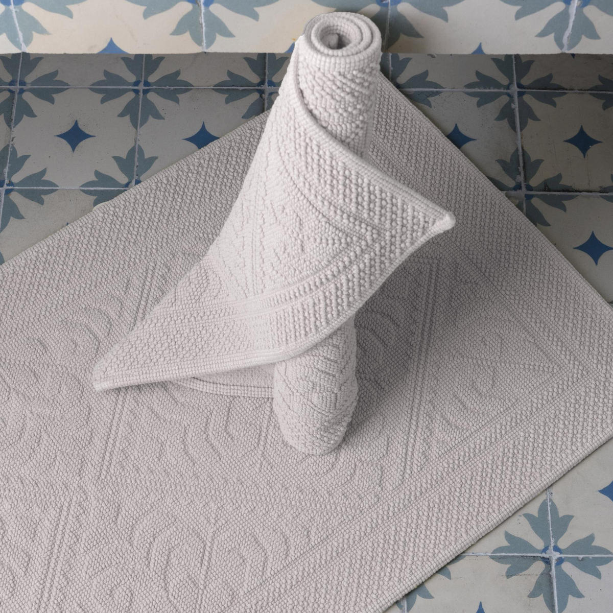 BADEMATTE Enzo schneeweiß 54 x 110 cm - Weiß, Textil (54/110cm) - Vivaraise