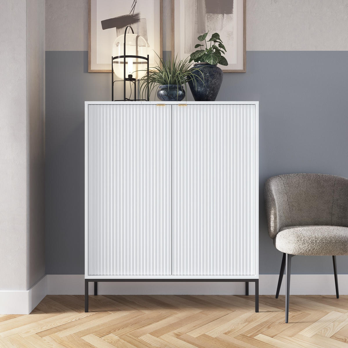 WEISSE Moderne Geriffelte Hochkommode KIOTO KW2D (Schwarzes Gestell, Soft-Close Türen) - Goldfarben/Schwarz, Holz/Holzwerkstoff (104/125/39cm) - Ravio