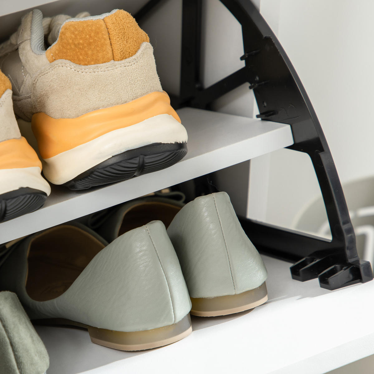 SCHUHSCHRANK DE-15049 2 Klapptüren & 1 Schublade für 12 Paar Schuhe Weiß - Weiß, Holzwerkstoff (75/110/26cm) - ComfortXL