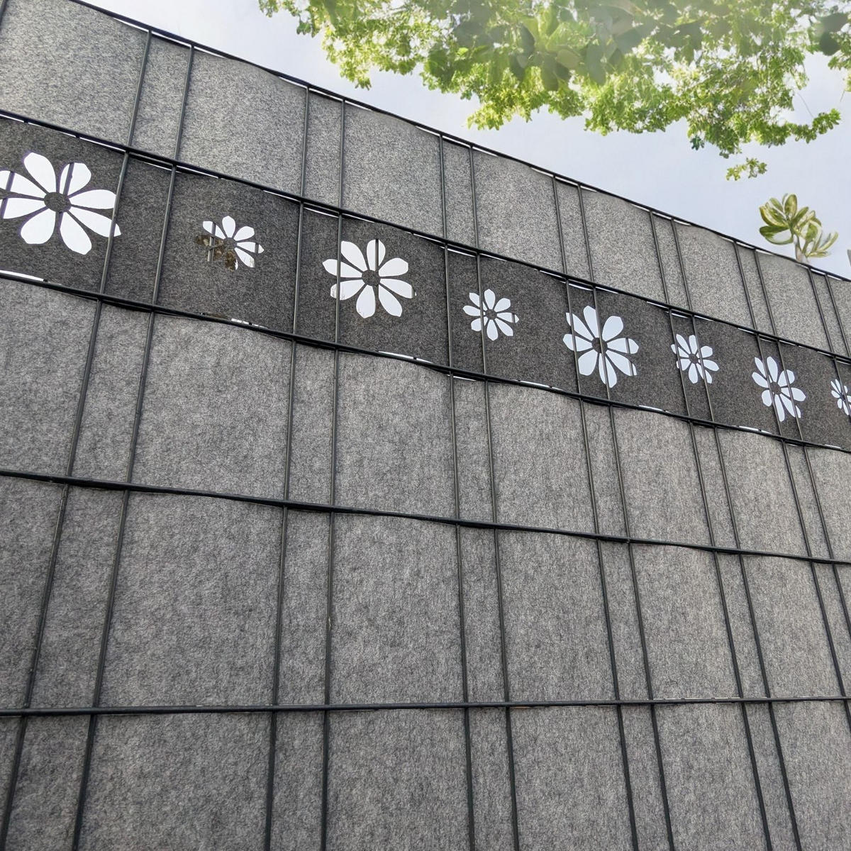 SICHTSCHUTZSTREIFEN Design Vlies Dekor Sonnenblume Einzelstreifen Schwarzgrau 2,55m - Schwarz, Kunststoff (260/19cm) - ZAUN|ZU