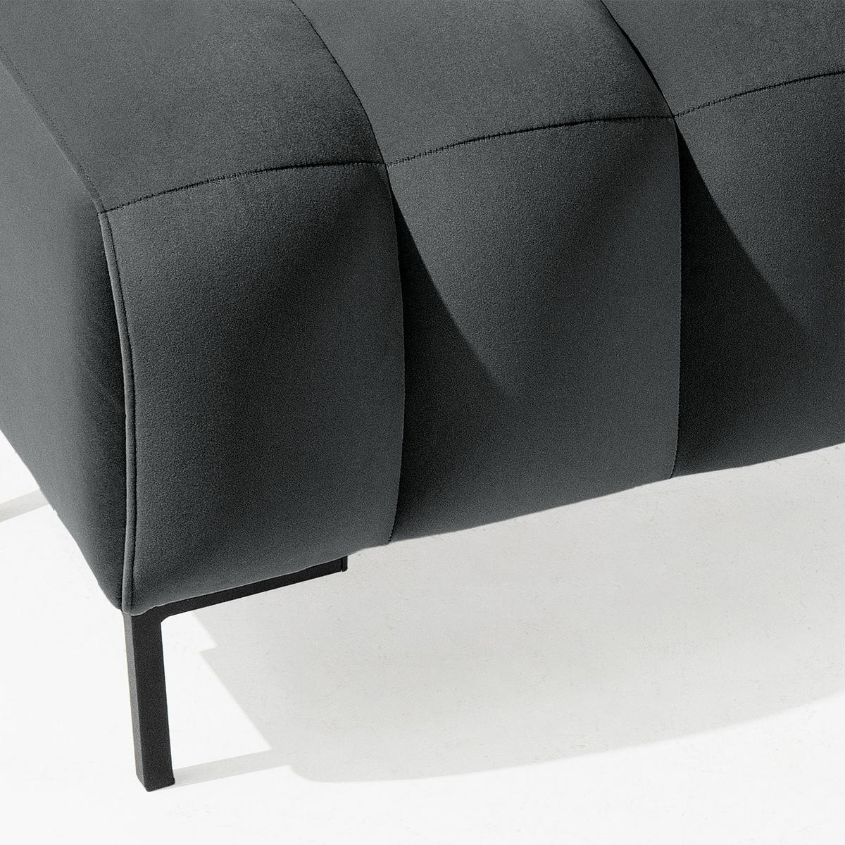 SITZHOCKER Polsterhocker PECCO, Veloursstoff - Dunkelgrau/Schwarz, Holz/Textil (60/50/50cm) - KONSIMO®