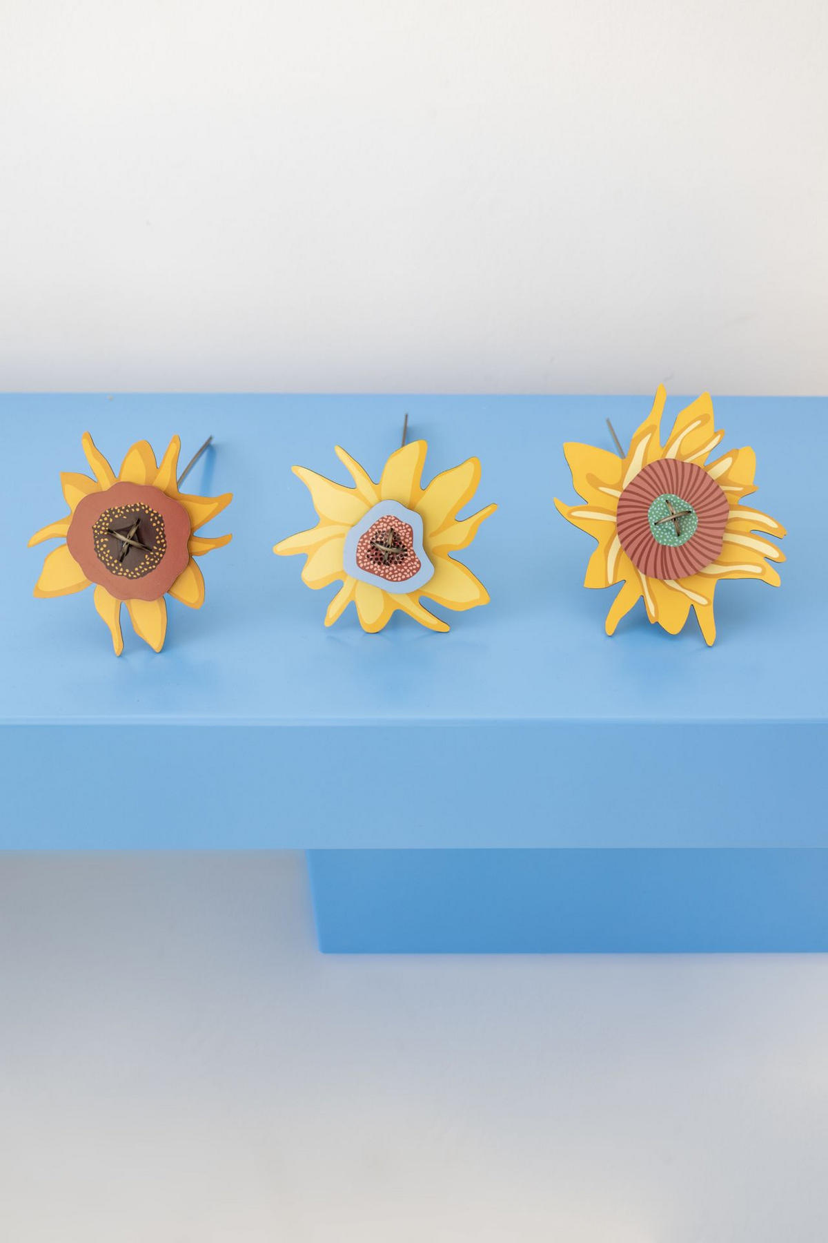 DEKOFIGUR Sonnenblumen-Trio 4/27 cm - Multicolor, Wellpappe (4/27/10cm) - KUNSTLOFT
