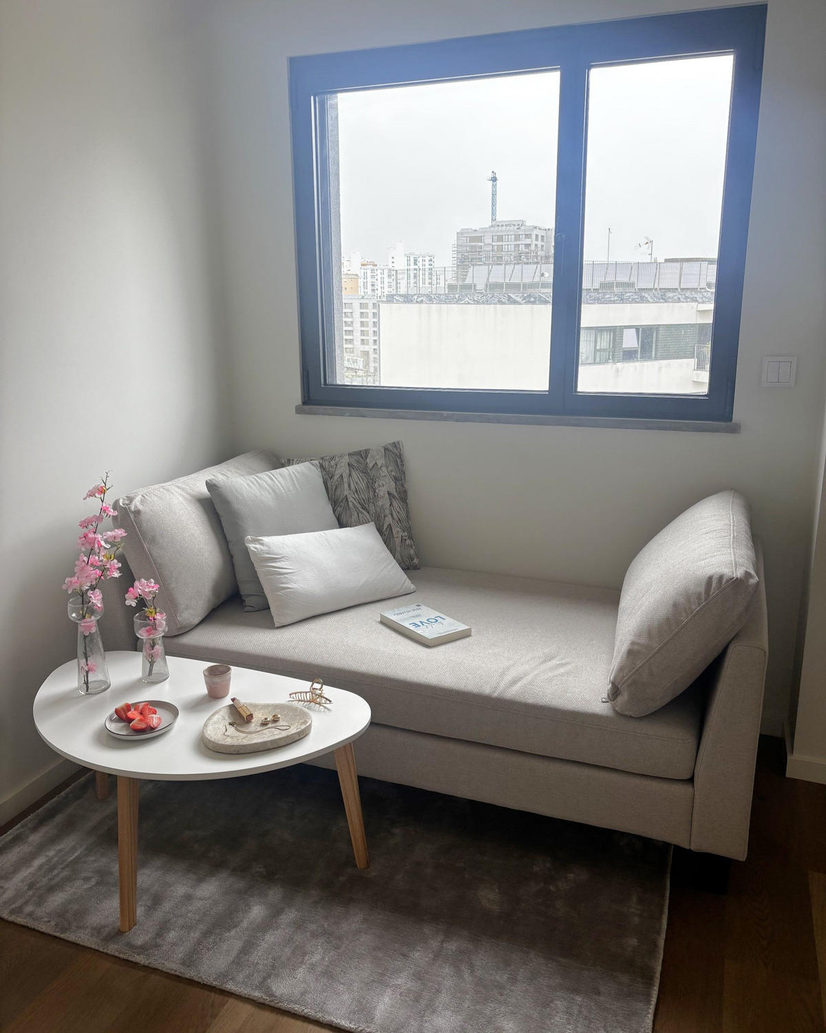 ČALOUNĚNÉ LEHÁTKO CHAISE LONGUE Látka Světle béžové Archiane - černá/béžová, textil (170/60/85cm) - Beliani