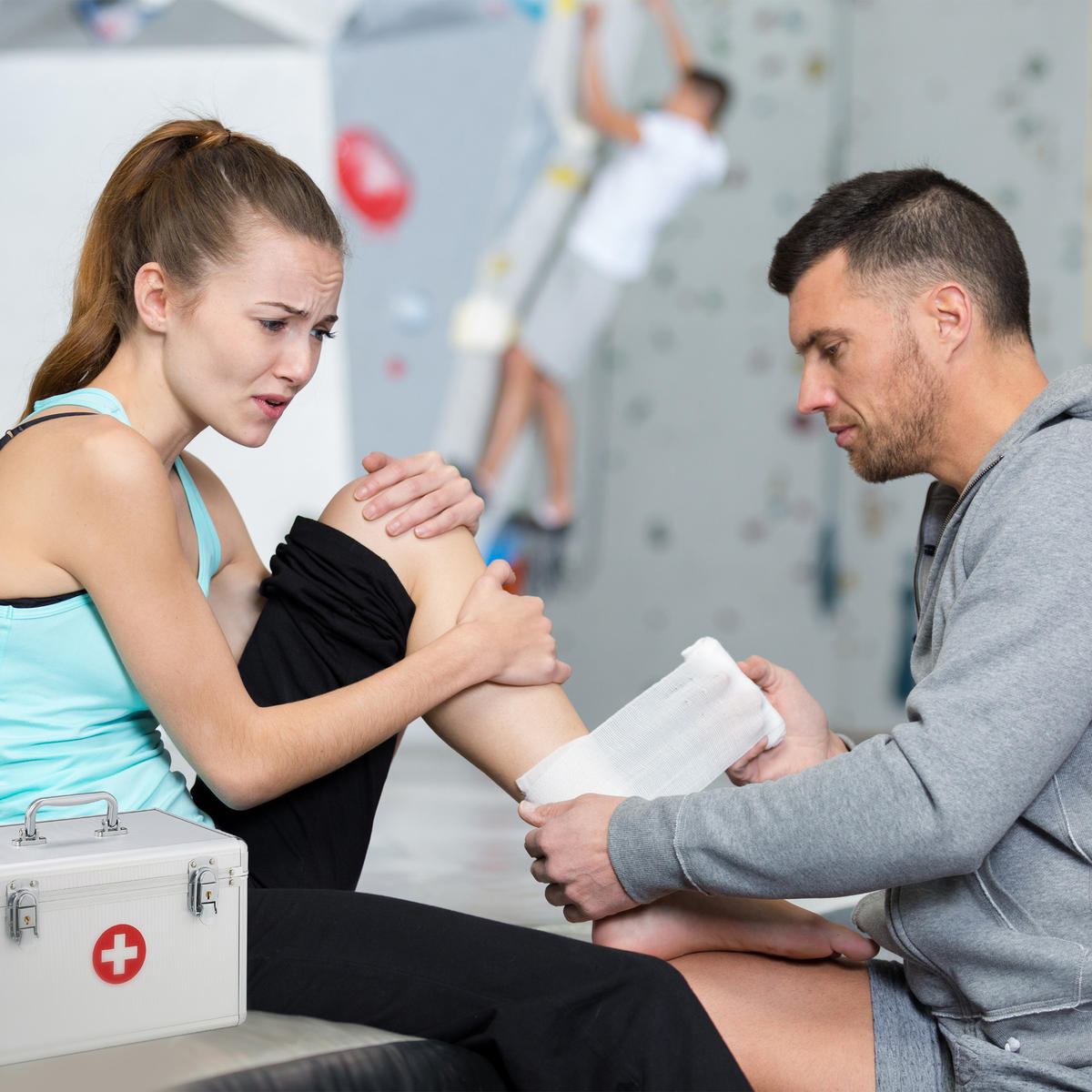 ERSTE-HIFE Koffer - Silberfarben, Kunststoff/Textil (32/19/20cm) - Relaxdays