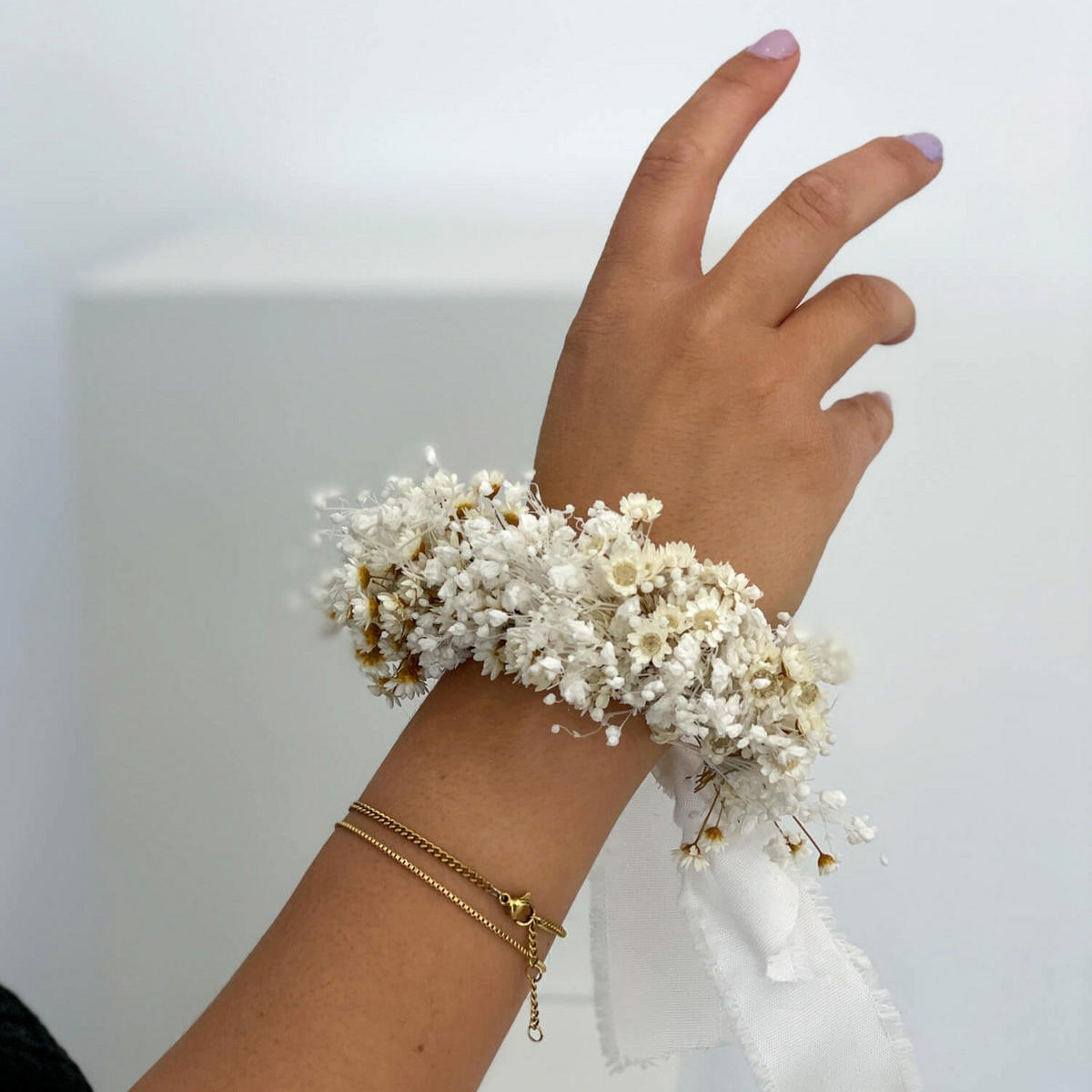 ARMBAND Trockenblumen weiß - weiß / Schleierkraut - Weiß, Naturmaterialien (15cm) - Lykke & You