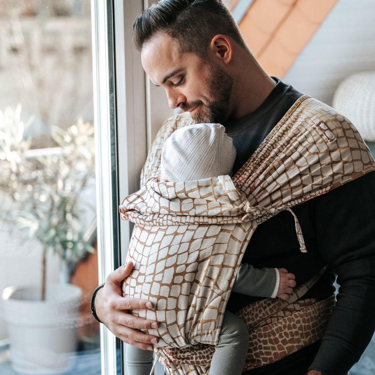 BABYTRAGE Hop-Tye Advanced - Creme/Braun, Textil (26.5/7.2/38.5cm) - Hoppediz