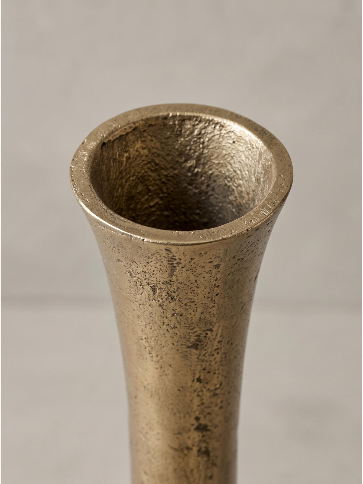 BODENVASE EBRO, Aluminium, handgefertigt, Gold, Ø 13 x 75 cm - Goldfarben, Metall (75cm) - KADIMA DESIGN