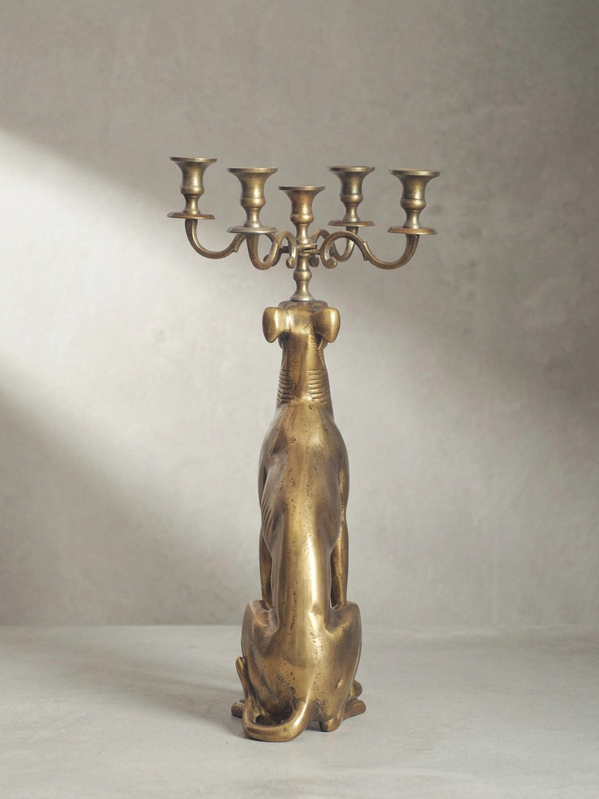 DEKOFIGUR Kerzenhalter Windhund Aluminium Gold 69 cm mit 5 Armen - Goldfarben, Textil (26/69/40cm) - KADIMA DESIGN