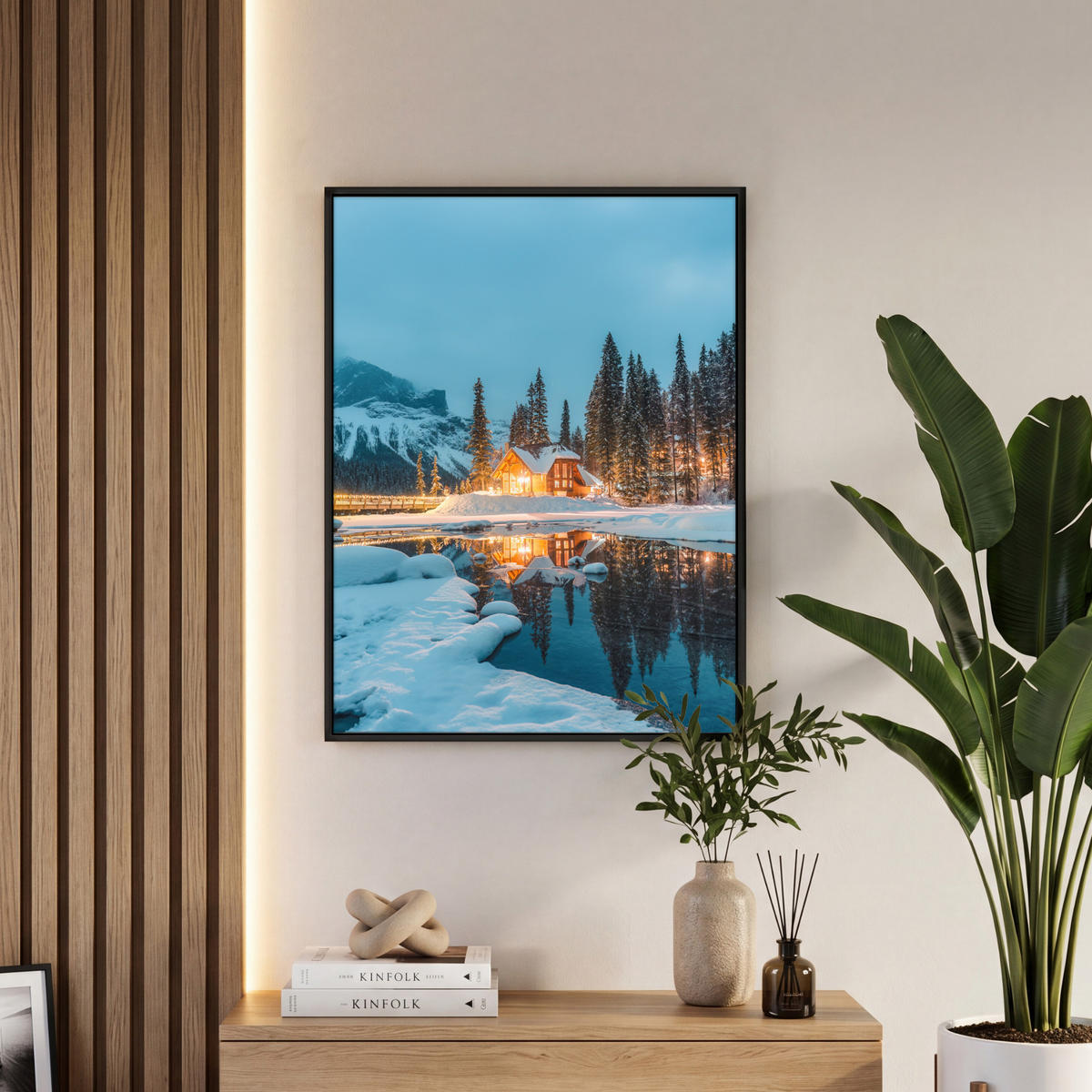 LEINWAND Bilder mit Rahmen - Winterlandschaft - Natur - Haus - Berge - Schnee - 50x70 - Hellblau, Textil (50/70cm) - MuchoWow