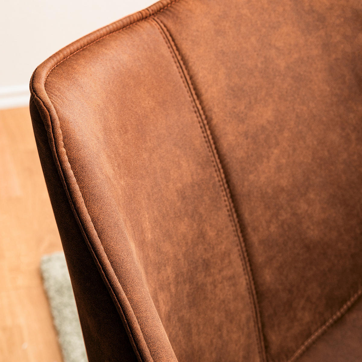 ARMLEHNENSTUHL - Microfaser / Eiche massiv - Cognac, Textil (70/81/64cm) - home24