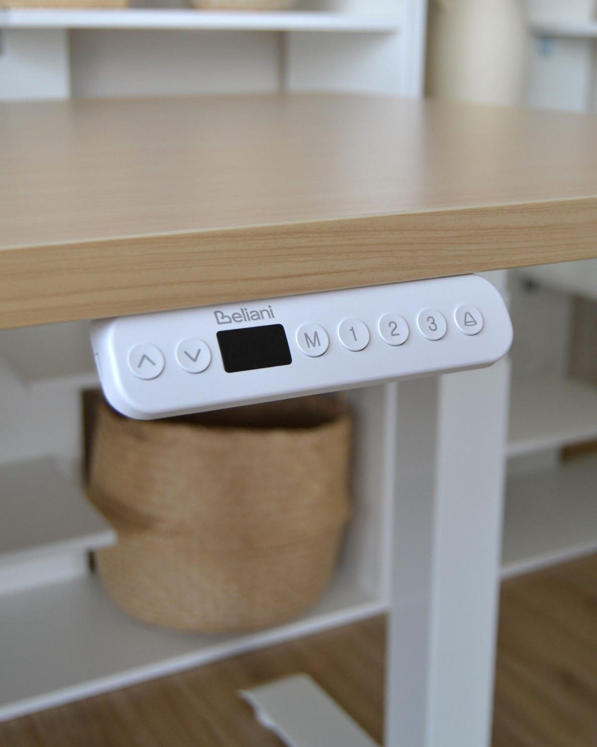 SCHREIBTISCH elektrisch höhenverstellbar 180/72 cm Hellbraun/Weiß Destines - Hellbraun/Braun, Holzwerkstoff/Metall (72/180/63cm) - Beliani