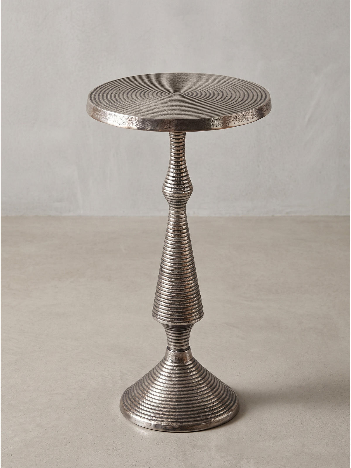 BEISTELLTISCH ROCCARASO, Aluminium, in Rillenoptik, Silber, Ø 30 x 54 cm - Silberfarben, Metall (30/30/54cm) - KADIMA DESIGN