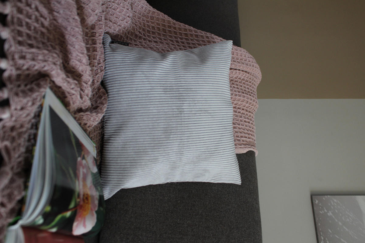 KISSENHÜLLE Inga Cord Look grau - Grau, Textil (40/40cm) - Magma Heimtexx