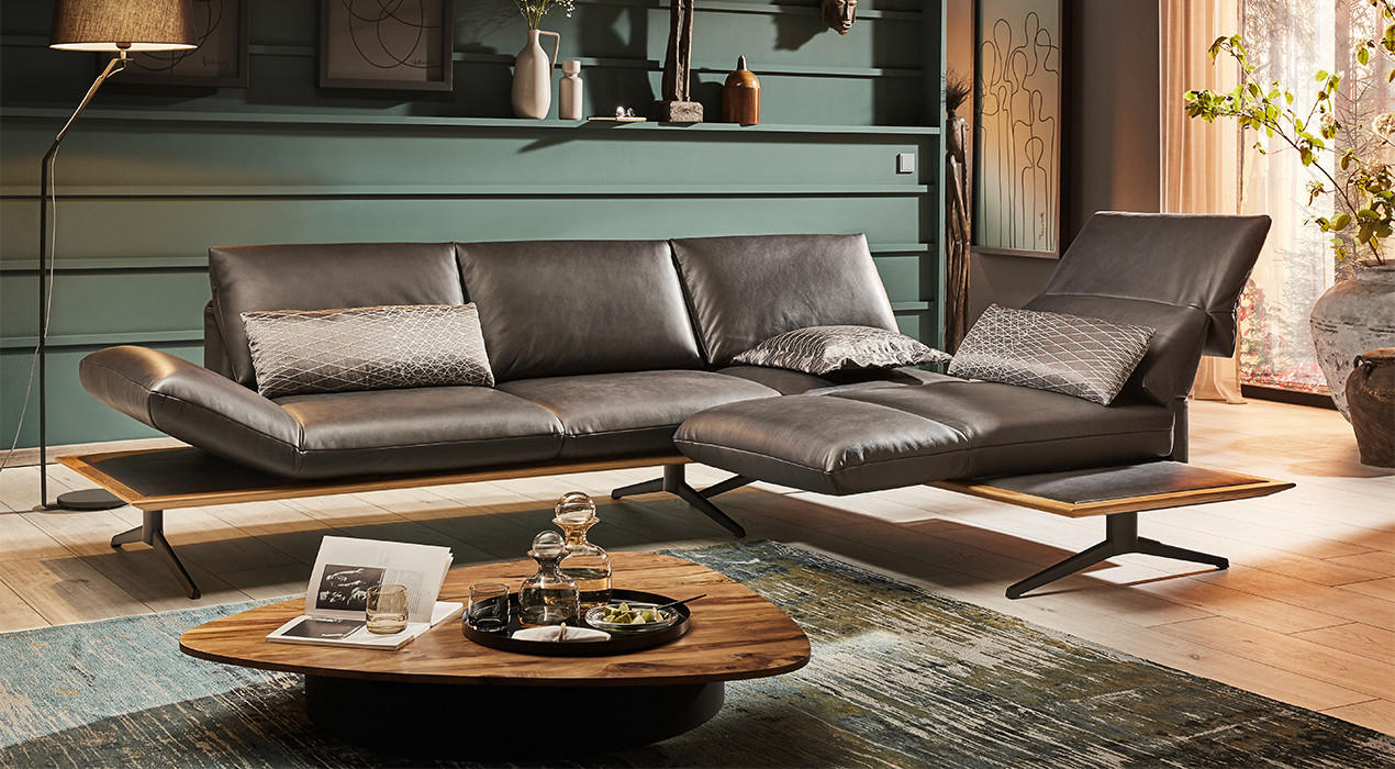 Ecksofas aus Leder in Schwarz