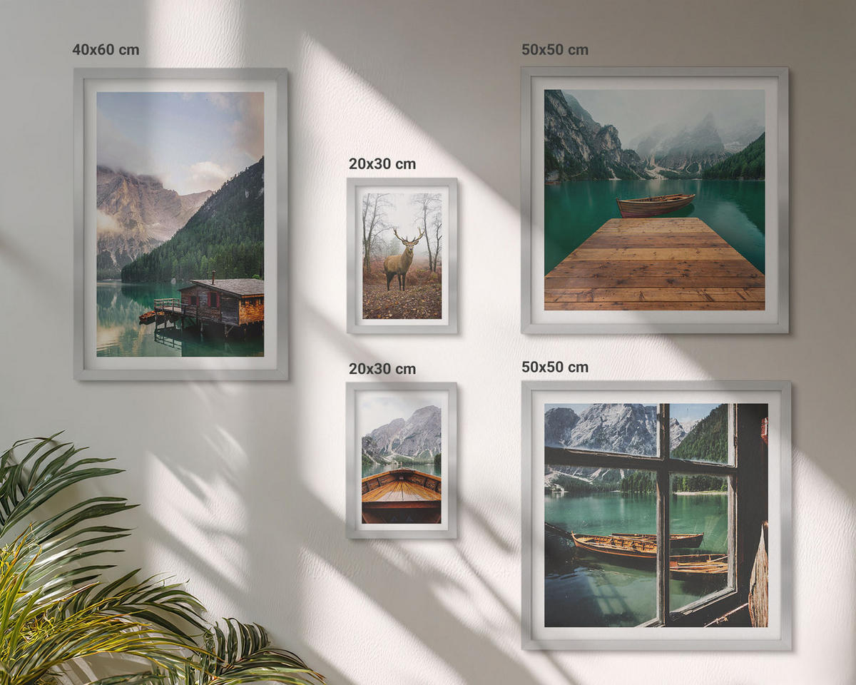 BILDER SET 5er Set - 50x50 cm & 20x30 cm & 40x60 cm Silberner Rahmen - Berglandschaften, Ferienhäuser, Boote - Silberfarben, Kunststoff (40/60cm) - TULUP