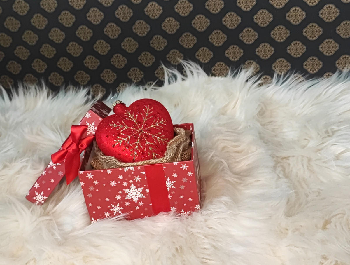 CHRISTBAUMSCHMUCK Herzen mit Schneeflocke Rot 9cm (Glas / 2 Stk.) - Rot, Glas (9/9/3cm) - Krebs Glas Lauscha