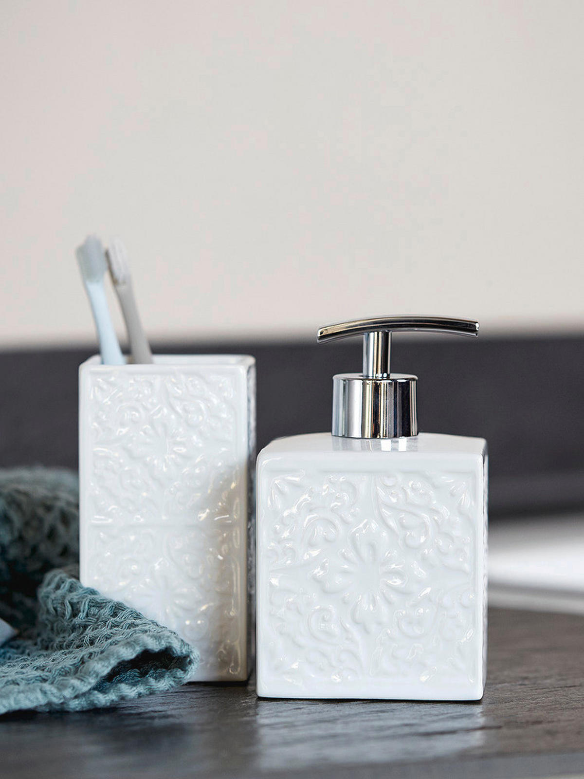 SEIFENSPENDER Cordoba White 500 ml 9/9/13 cm - Weiß, Keramik (9/13/9cm) - Wenko