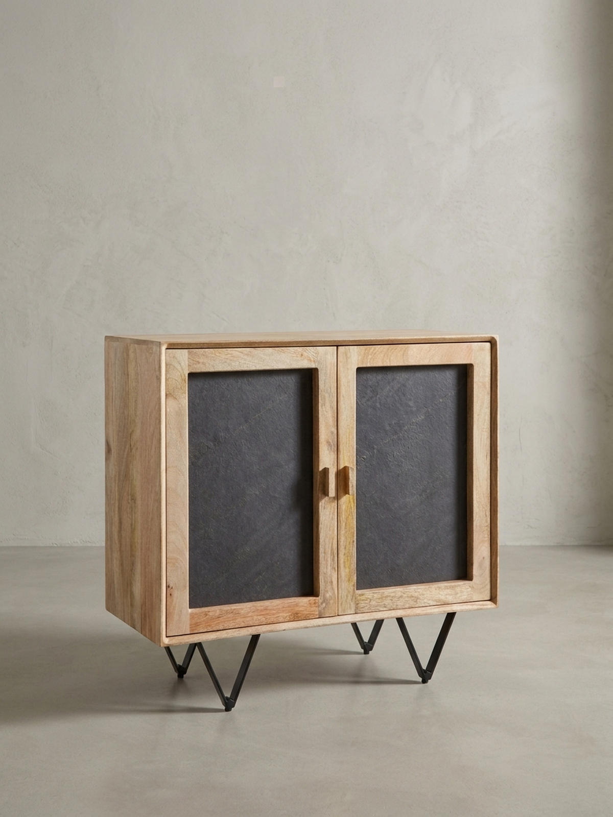 SIDEBOARD – Mangoholz, 80x75x35 cm, mit Stauraum, anthrazitfarbene Türen - Schwarz/Braun, Holz/Metall (80/75/35cm) - KADIMA DESIGN