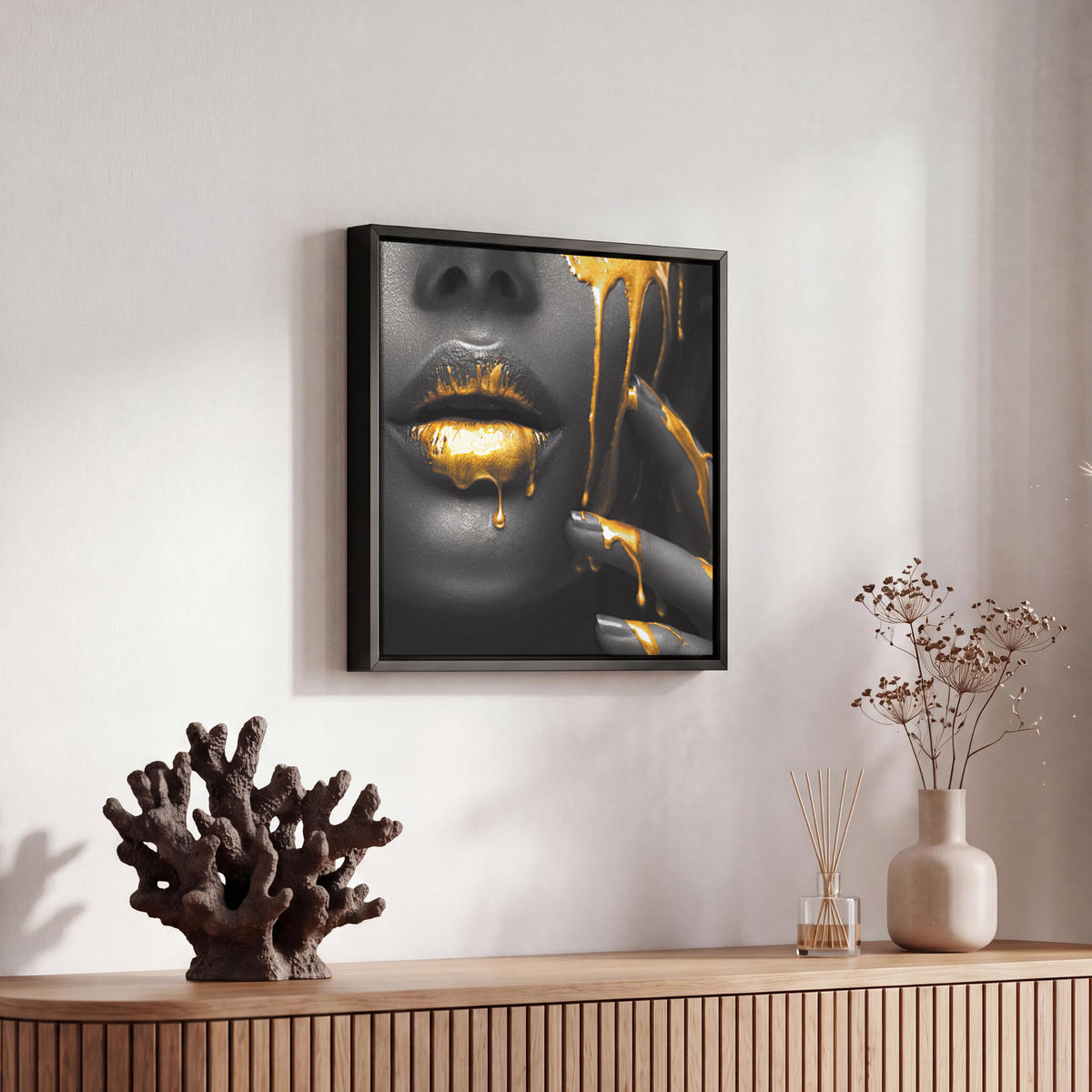LEINWAND Bilder mit Rahmen - Frau - Schwarz - Gold - Gesicht - Lippen - 20x20 - Goldfarben, Textil (20/20cm) - MuchoWow