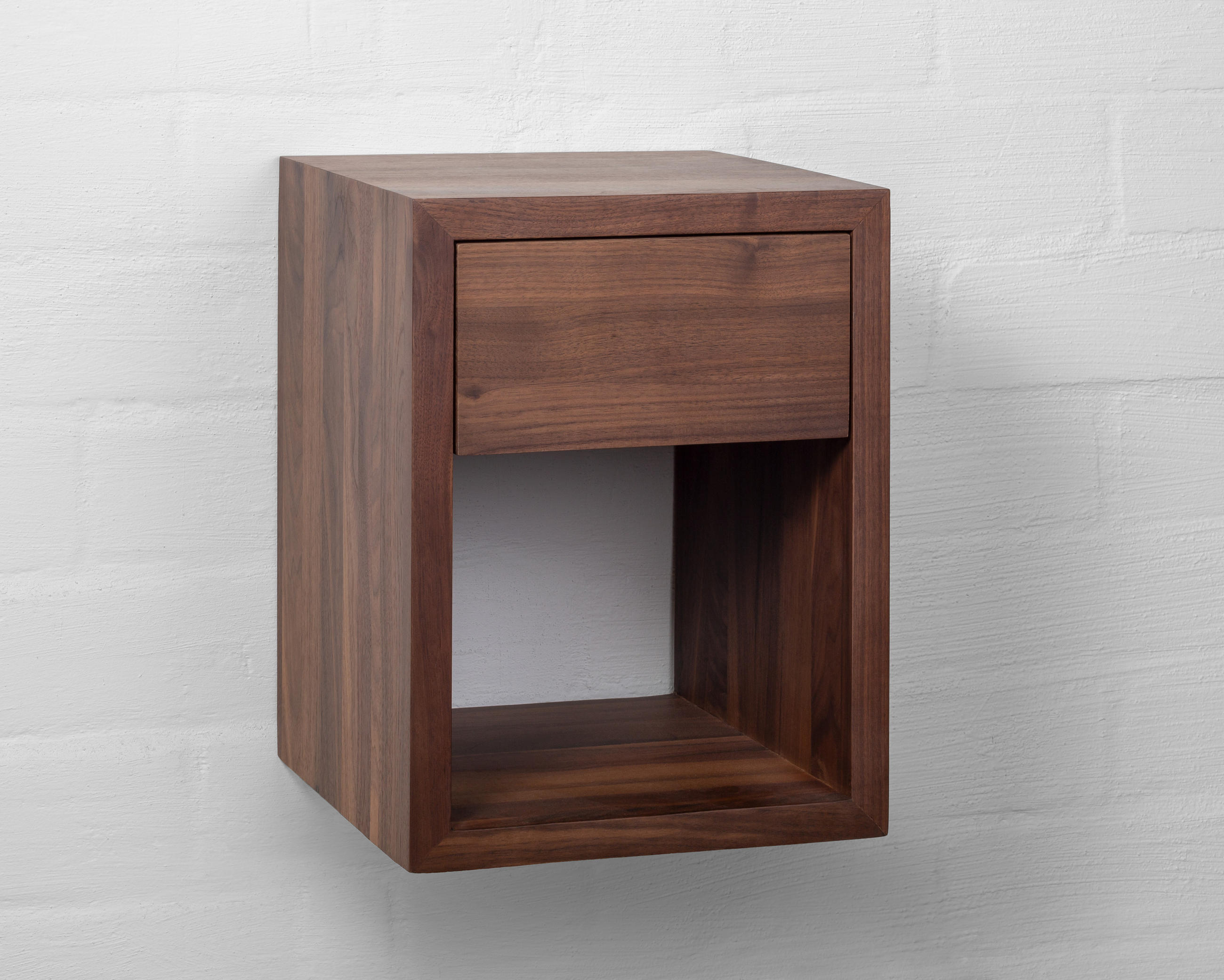 NACHTTISCH Hugo 30 aus Walnussholz - Walnussfarben, Holz (30/39/30cm) - WOODEK