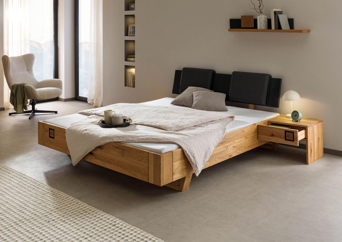 HOLZBETT inkl. Nachttisch rechts und Kopfteilkissen anthrazit Wildeiche 160x200x86 natur geölt/lackiert KITZBÜHEL #161 - Braun, Holz (160/200cm) - Massivmoebel24