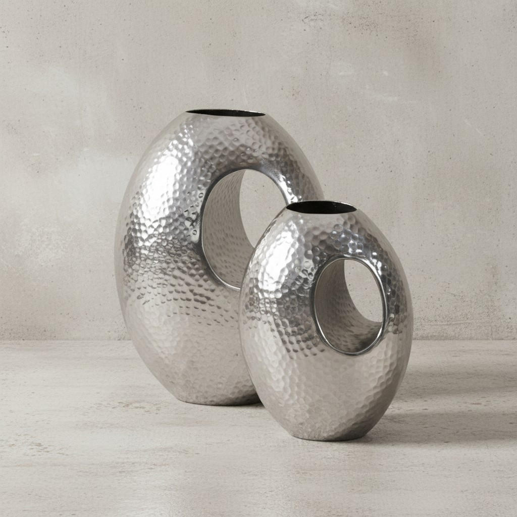 VASE 2er Set Aluminium mit Tragegriff Hammerschlag Modern Handgefertigt, Silbern 29x17x39 cm - Silberfarben, Metall (39cm) - KADIMA DESIGN