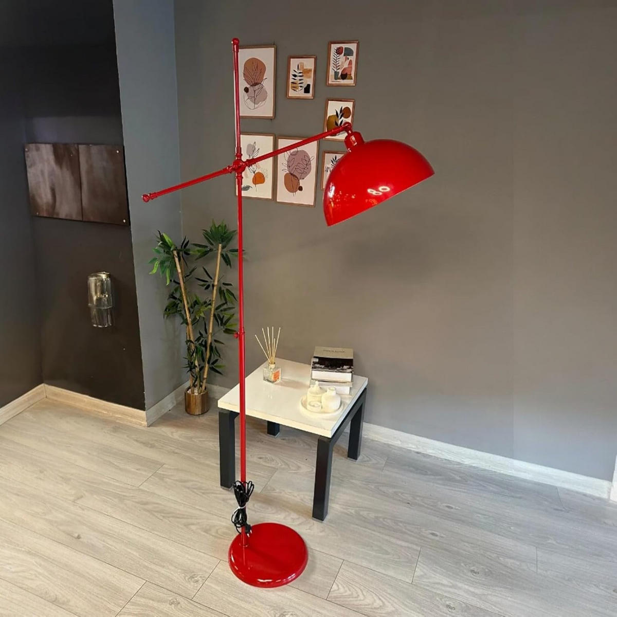 STEHLAMPE Stelan aus Metall mit E27, verstellbarer Lampenschirm - Rot, Metall (37/37/171cm) - Bamyum