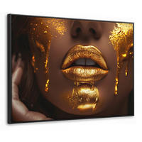 LEINWAND Bilder mit Rahmen - Frau - Gold - Luxus - Porträt - 80x60 - Goldfarben, Textil (80/60cm) - MuchoWow