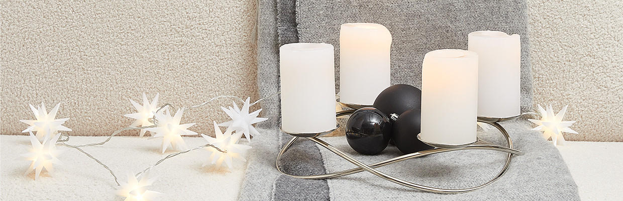 Weihnachtsdeko in silber grau und weiß Tönen