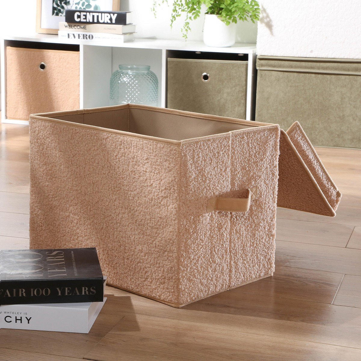 AUFBEWAHRUNGSBOX mit deckel aus bouclé-stoff in beige - 40/28/30 cm - Beige, Textil (40/28/30cm) - Calicosy