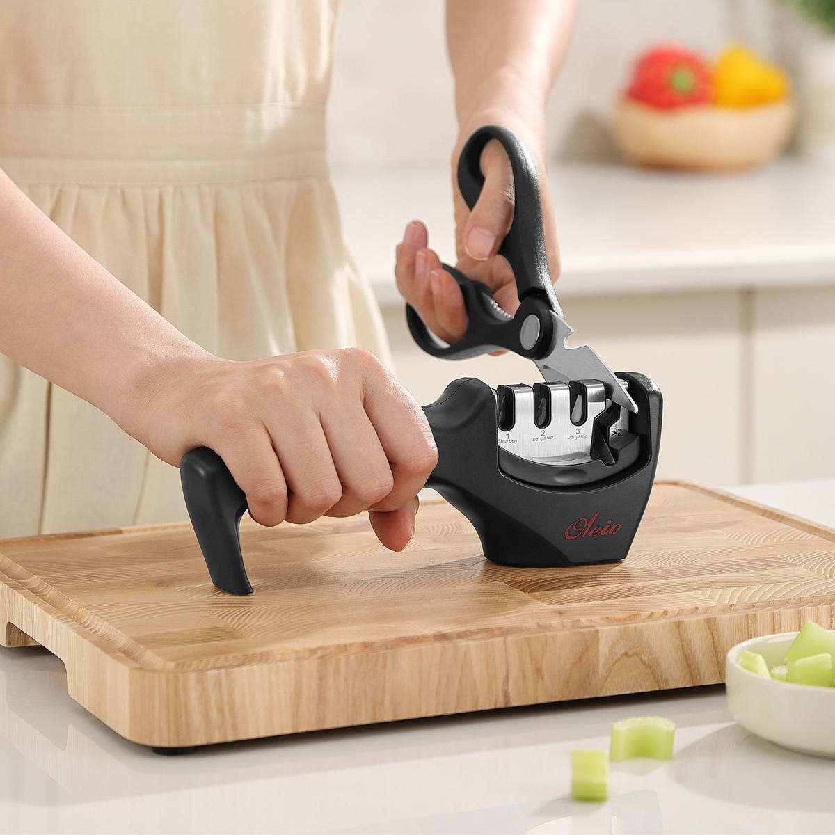 MESSERSCHÄRFER 4-IN-1 20° - Schwarz, Keramik/Kunststoff - Oleio