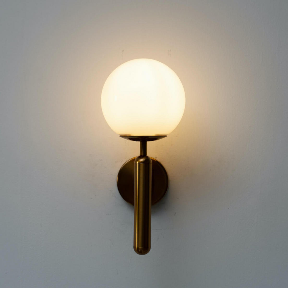 WANDLEUCHTE Giovanna, Messing und Weiß, 34cm - Messingfarben, Glas (20/15/34cm) - KOSILUM