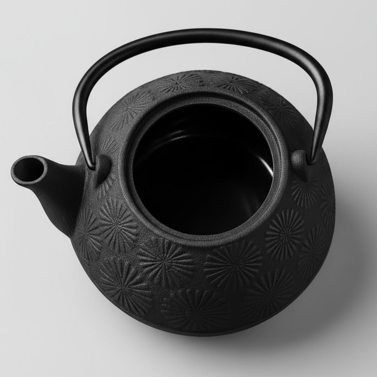 GUSSEISENKANNE Koga 1200 ml mit Tassen und Untersetzer - Schwarz, Metall (1.2L) - AROMELIO