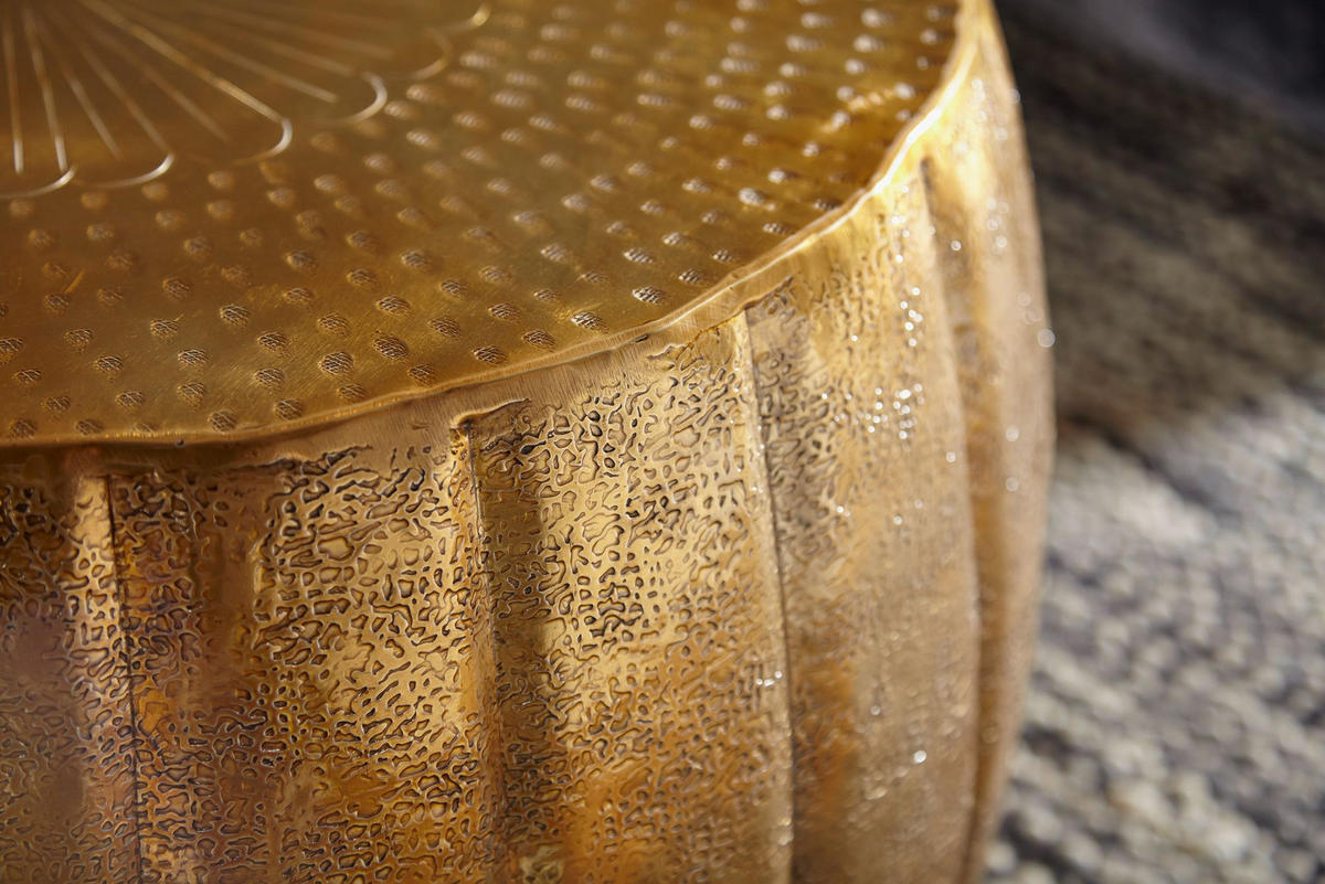 COUCHTISCH LIMENTRA im orientalischen Stil aus strukturiertem Aluminium, Gold 60x60x36 cm - Goldfarben, Metall (60/60/36cm) - KADIMA DESIGN