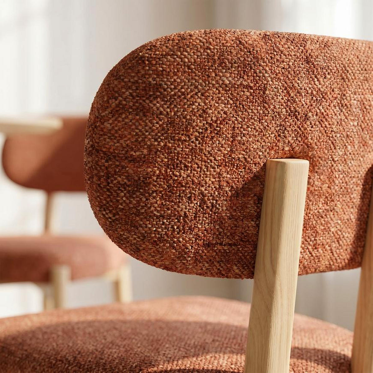 STÜHLE 4er-Set gepolstert skandinavisch mit terrakottafarbenem Chenille-Stoff und Beinen aus Metall in Eichenoptik – MIA - Terracotta/Schwarz, Textil/Metall (46.5/82/47.5cm) - Sicaan