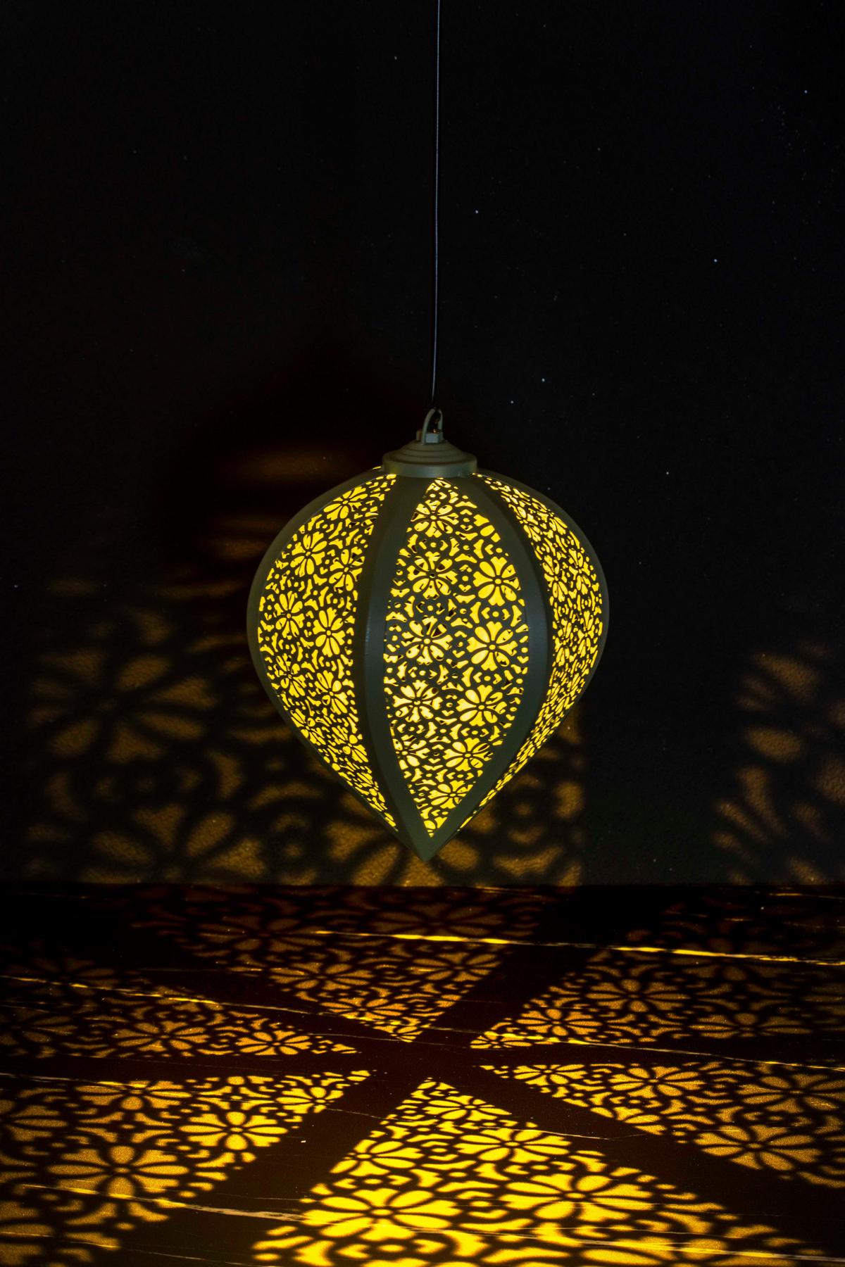 LED-SOLAR-HÄNGELEUCHTE - wetterfest mit Dämmerungssensor und Schattenspiel in Grün - Grün, Metall (15.5/15.5/76cm) - Northpoint