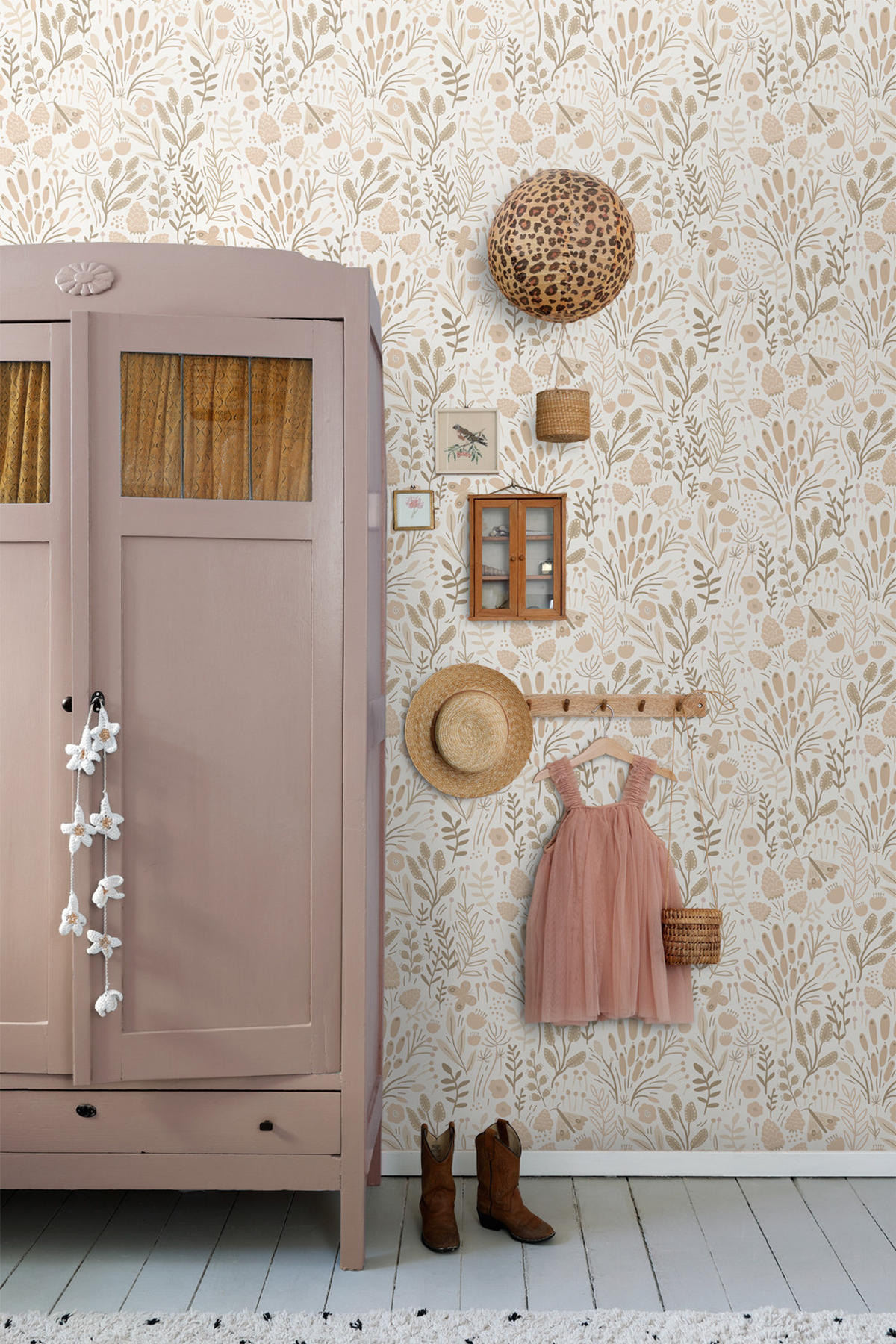 TAPETE Blätter und Blumen 50 x 900 cm - Beige, Papier (50/0.1cm) - ESTAhome