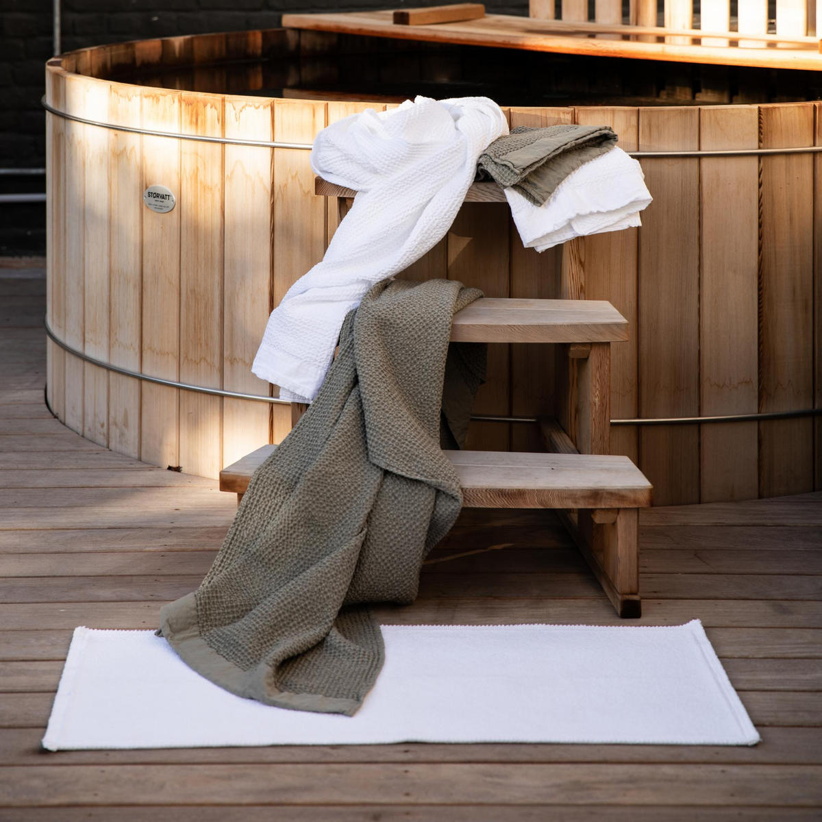 BADEMATTE Etia schneeweiß 54 x 64 cm - Weiß, Textil (54/64cm) - Vivaraise