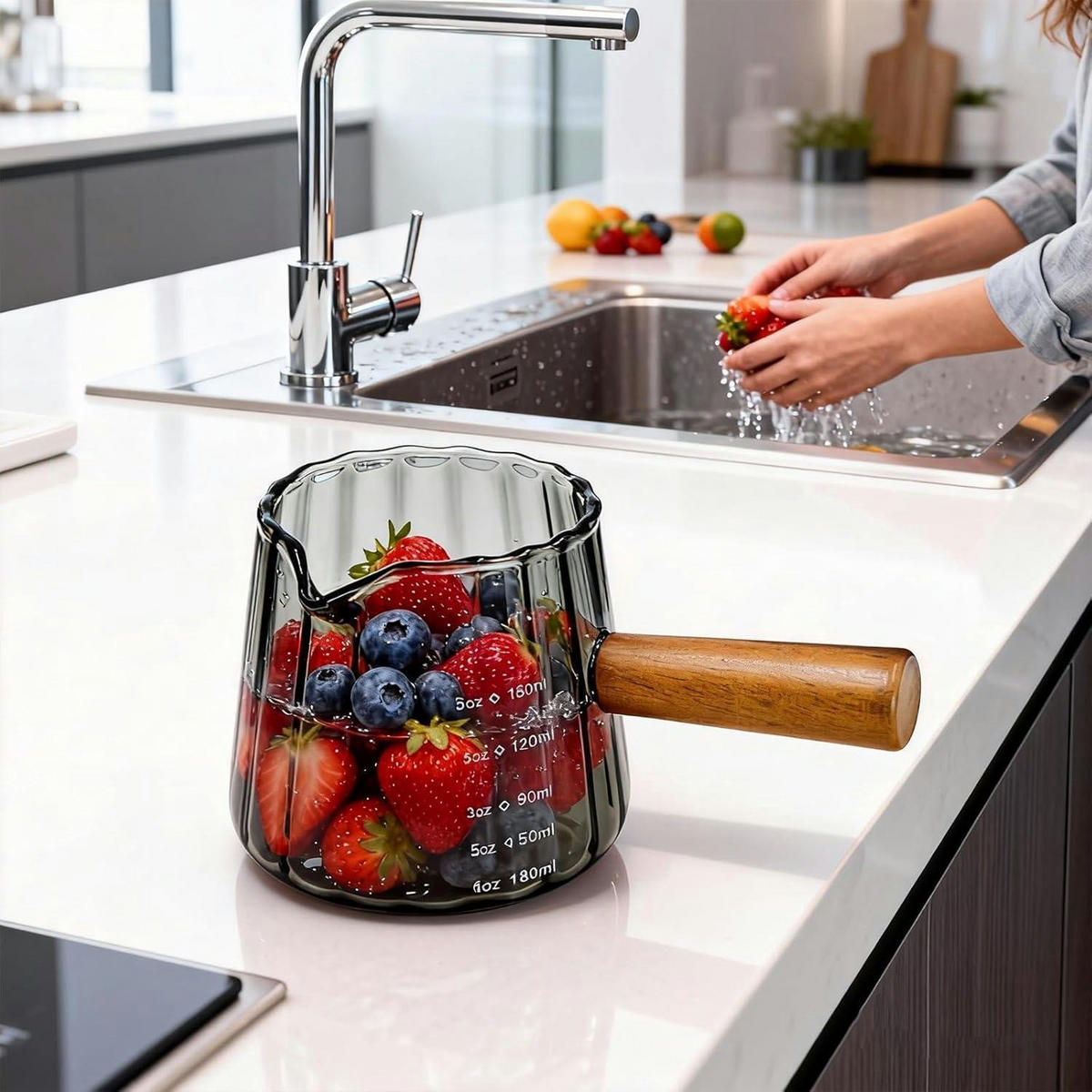 MESSBECHER Glas mit Holzgriff 180 ml - Grau, Glas (0.18L)