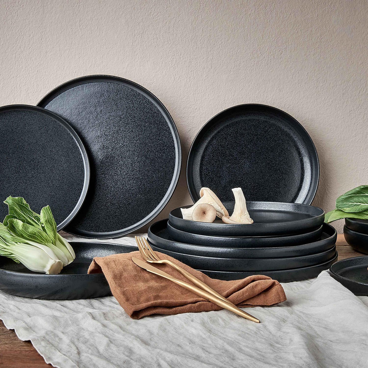 TIEFER TELLER (4er Set) Casa Nova - Schwarz, Keramik (23/23/3.5cm) - BUTLERS
