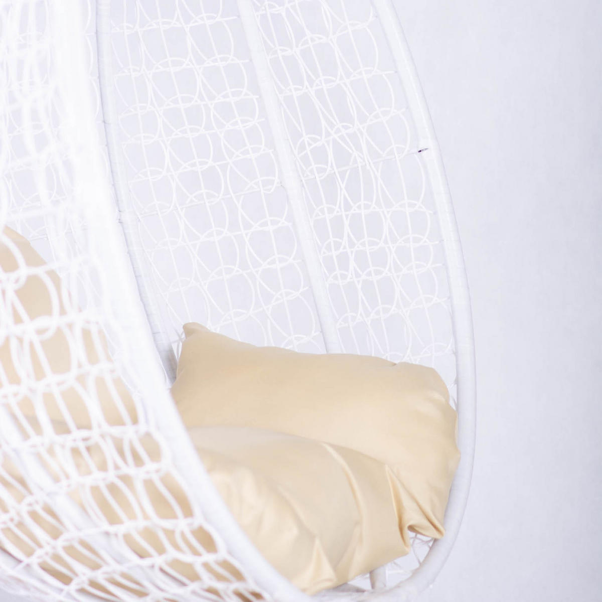 HÄNGESESSEL Cobe Weiß, Beige Kissen, Garten Hängesessel Kokon aus Technorattan - Beige/Weiß, Kunststoff/Metall (107/198/68cm) - Bettso