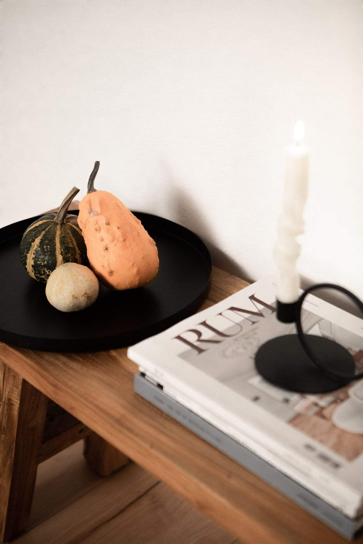 DEKOTABLETT Levi rund aus Eisen in Schwarz Ø34 cm - Schwarz, Metall (2cm) - LaLe Living