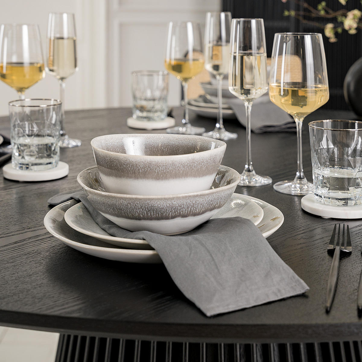 ESSTISCH rund - Esche teilmassiv - Eschefarben, Holzwerkstoff (140/140/75cm) - home24