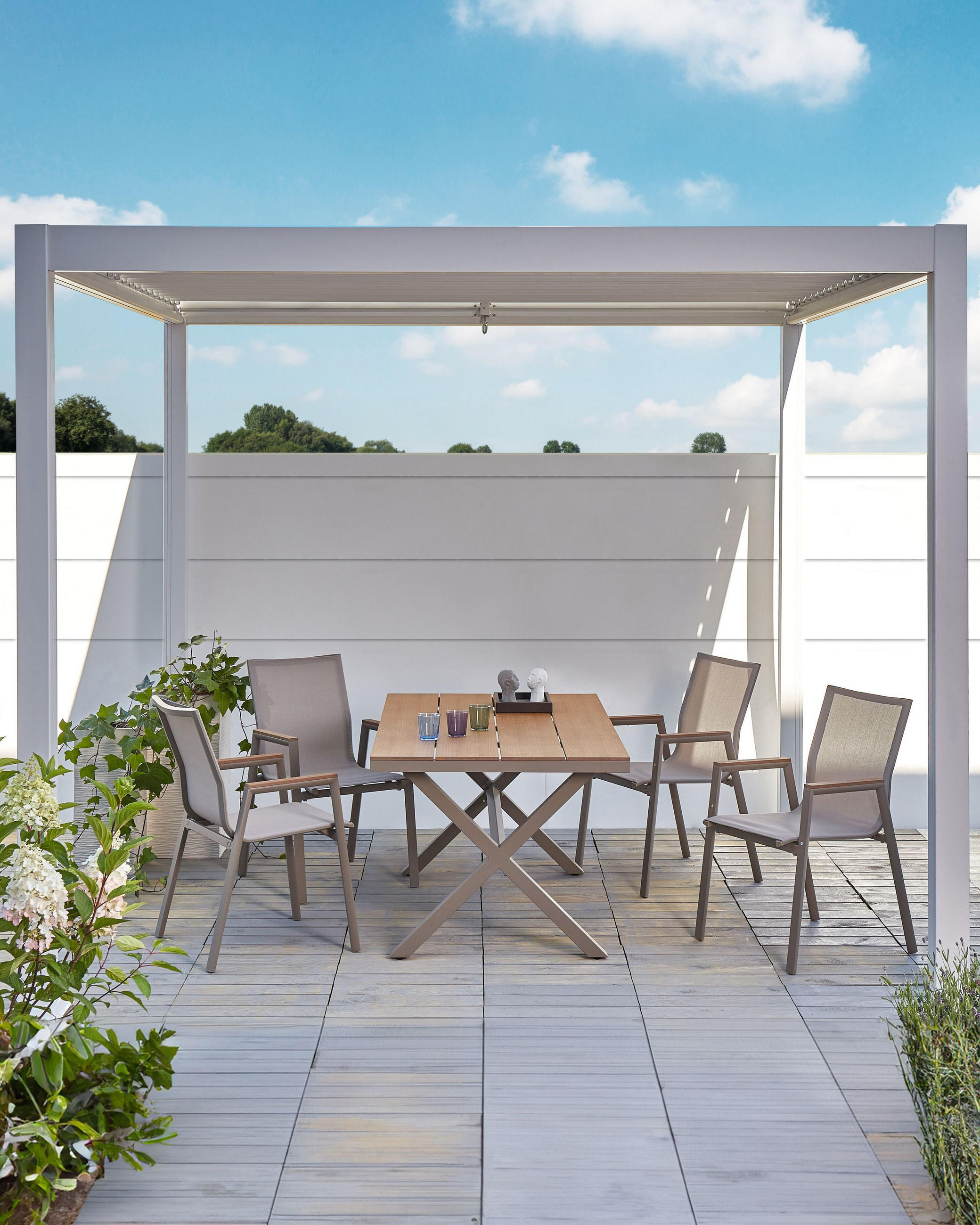GARTENSTUHL 4er Set Heller Holzfarbton Tiano - Hellbraun/Grau, Metall (56/90/56cm) - Beliani
