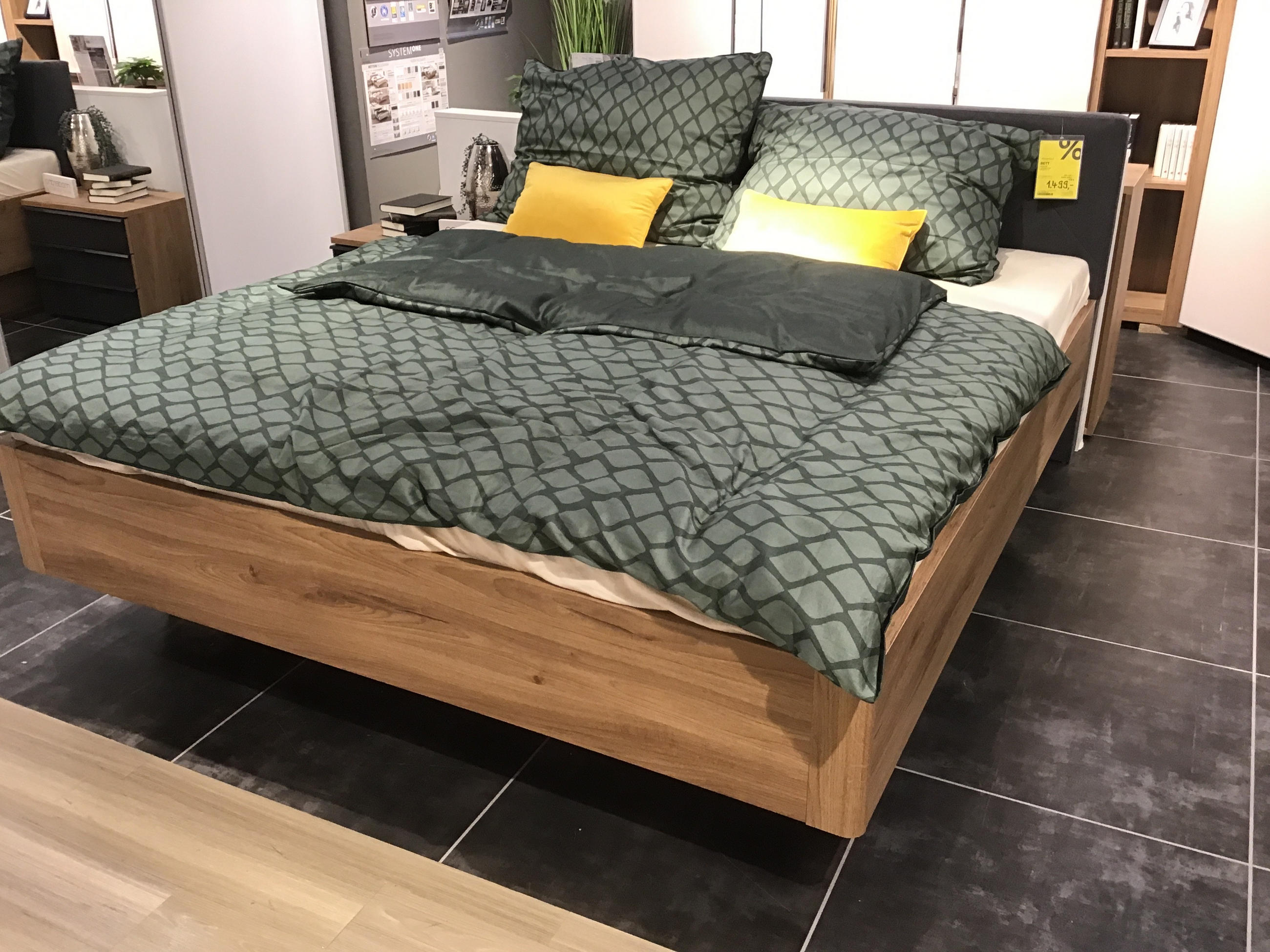 BETT SYSTEM ONE - Moderano