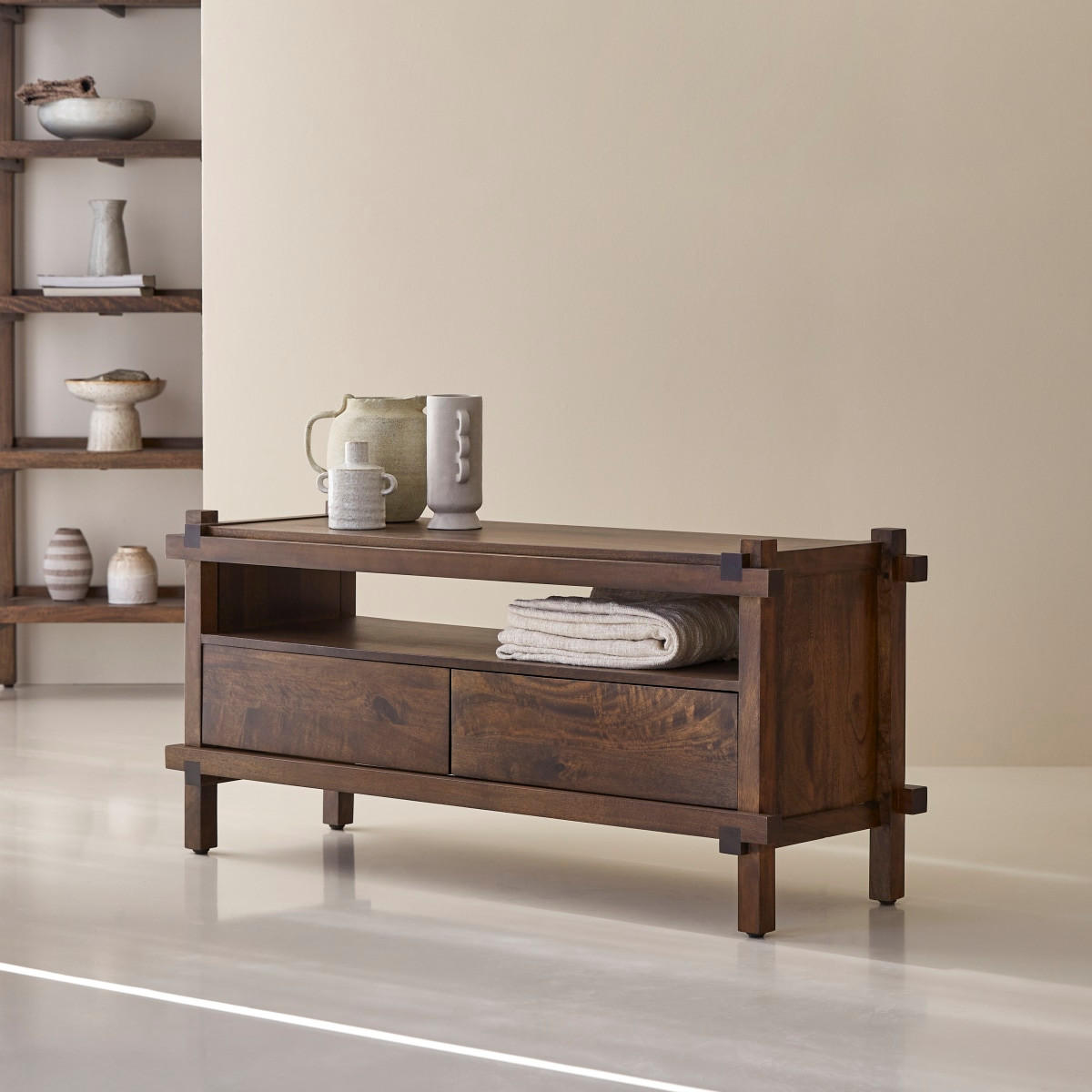 TV-SCHRANK Arko Dunkelbraun aus Mango - Dunkelbraun, Holz (121/56/40cm) - Tikamoon