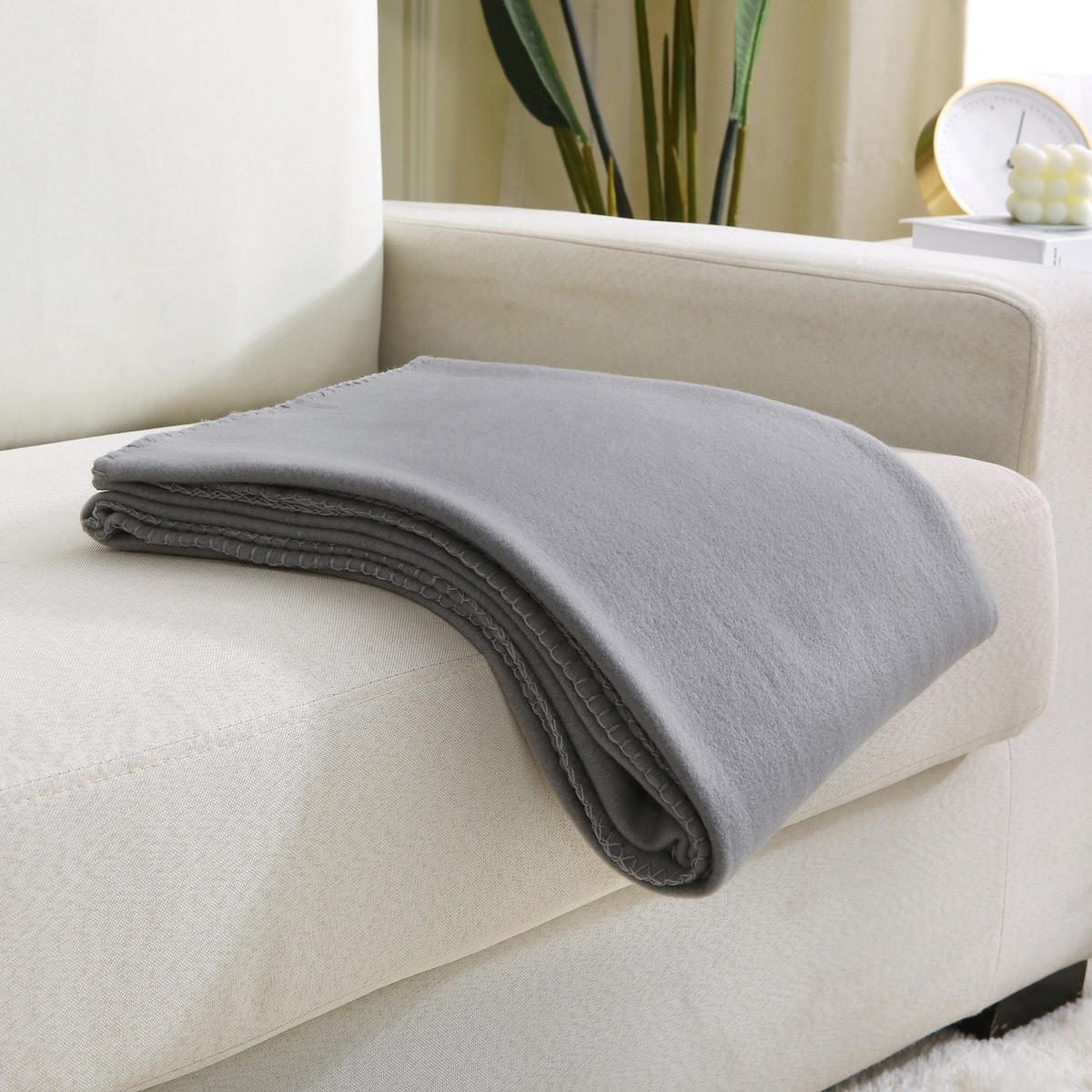 FLEECEDECKE eco-line grau 130/160 cm aus 100% recyceltem Material Kettelrand Anti-Pilling - Grau, Textil (130/160cm) - wometo