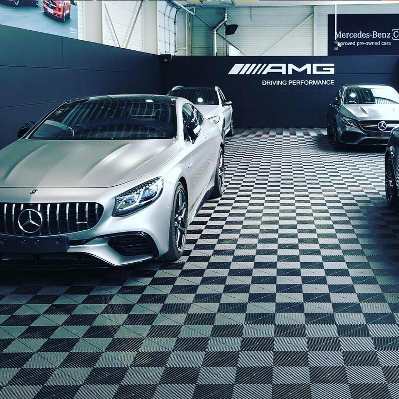 KLICKFLIESEN Durchbrochen für Garage, Werkstatt und Ausstellungsraum - Farbe Grau - Set von 6 Fliesen - Grau, Kunststoff (39.5/39.5/2cm) - MOSAIK AERO