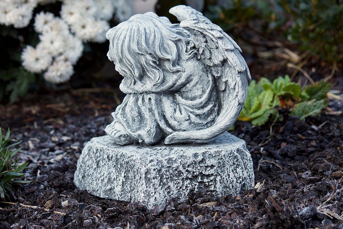 STEINFIGUR Engel auf Fels sitzend, massiver Steinguss, Frostfest - Grau, Stein (17/23/18cm) - stoneandstyle